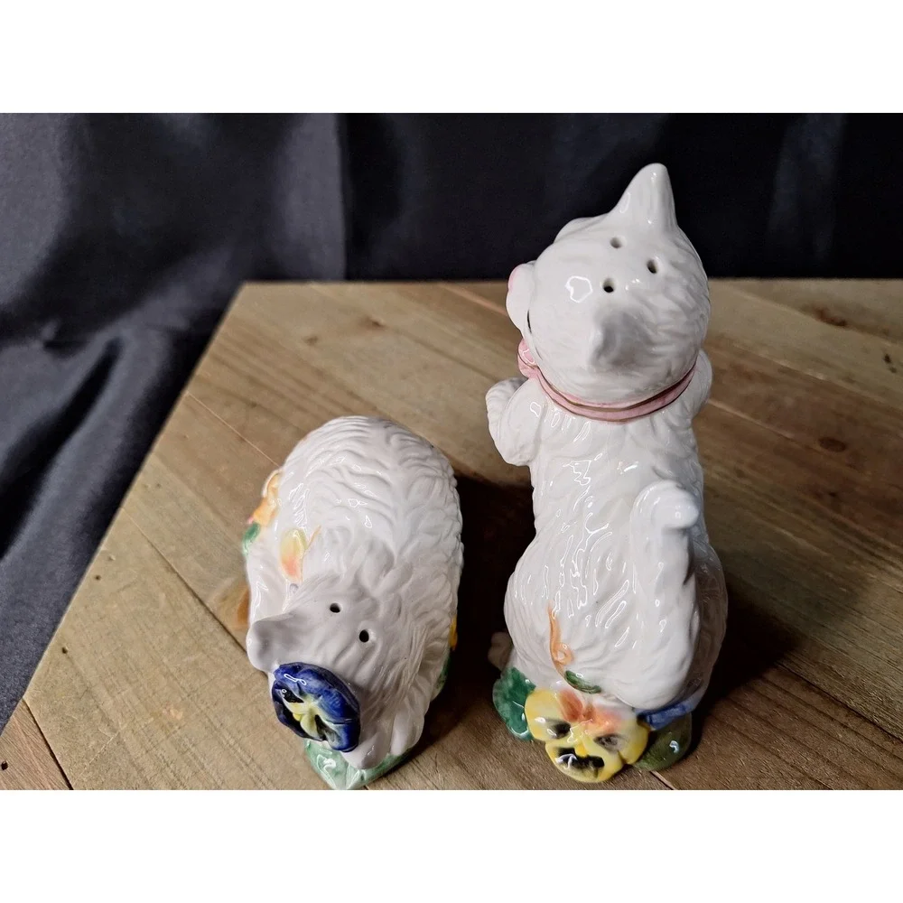 Vintage Style White Kitten Cat Pansy Floral Ceramic Salt and Pepper Shakers Set
